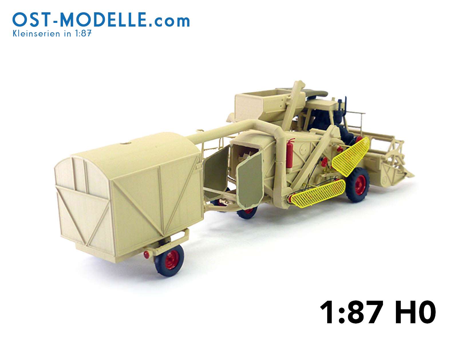 Mähdrescher E175 mit Spreuwagen beige